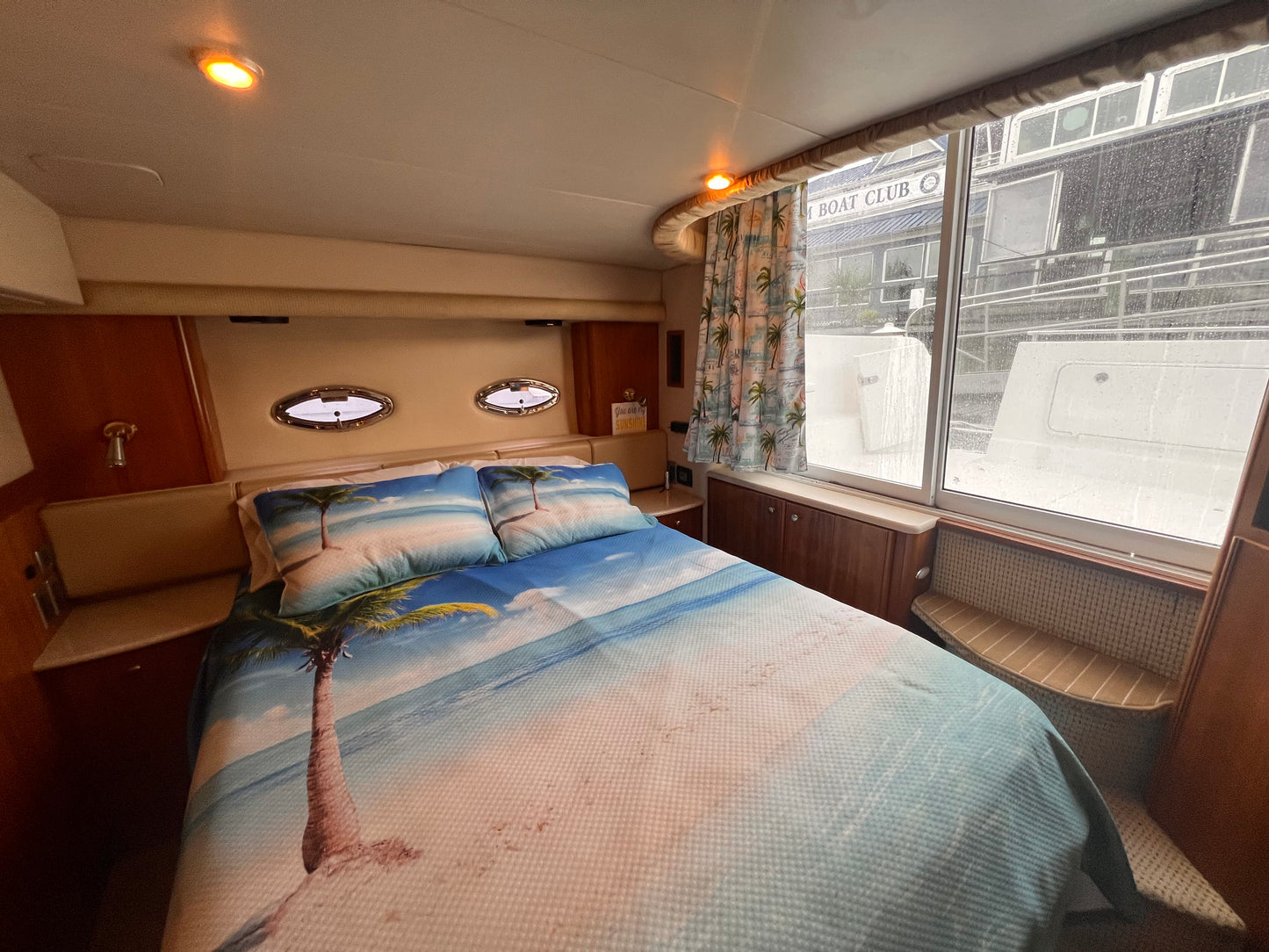 Meridian Motor-Yacht Hotel at Harbourgate Marina