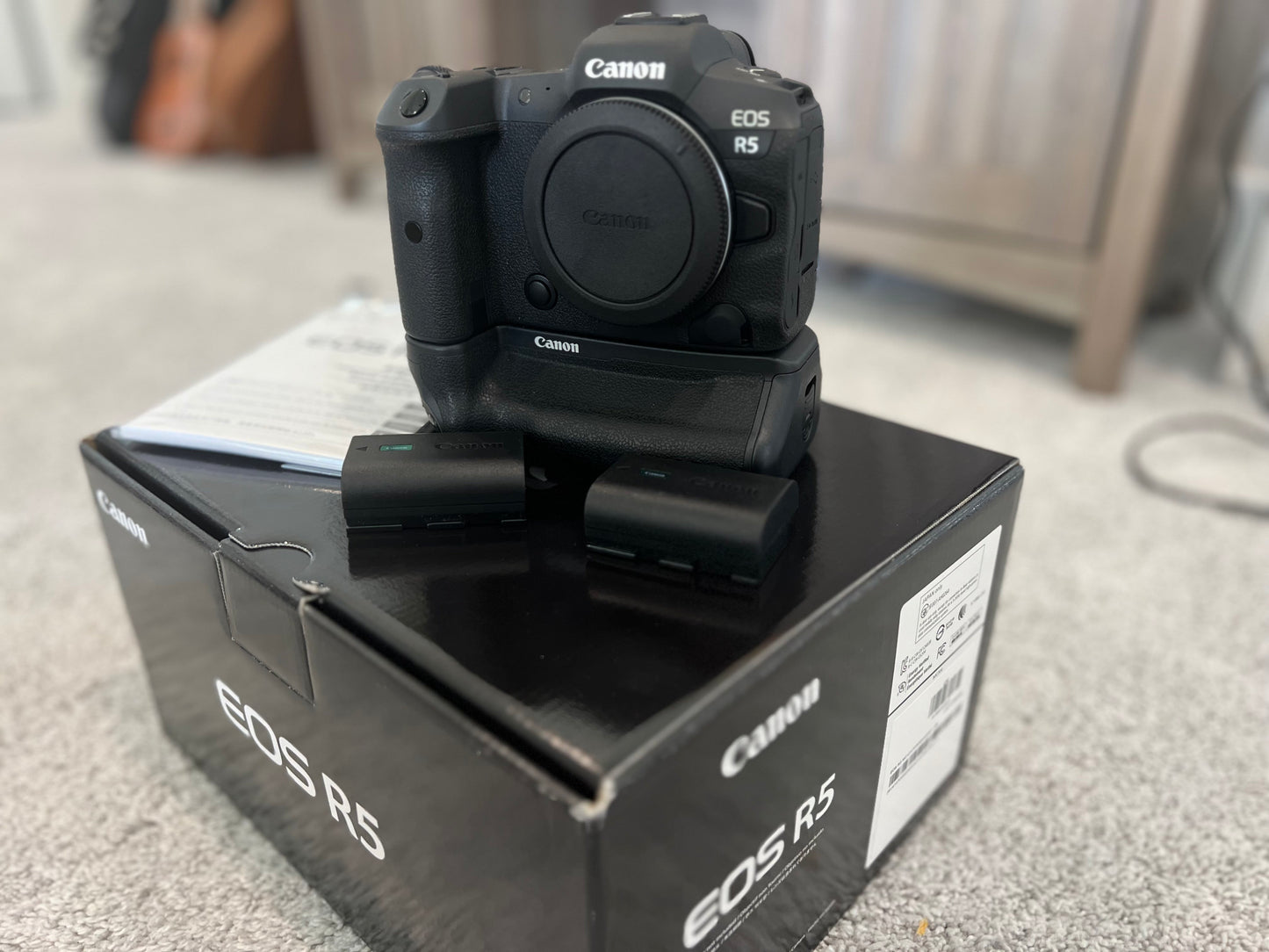 Canon R5 'Like New' - A Masterpiece in Photography and Videography