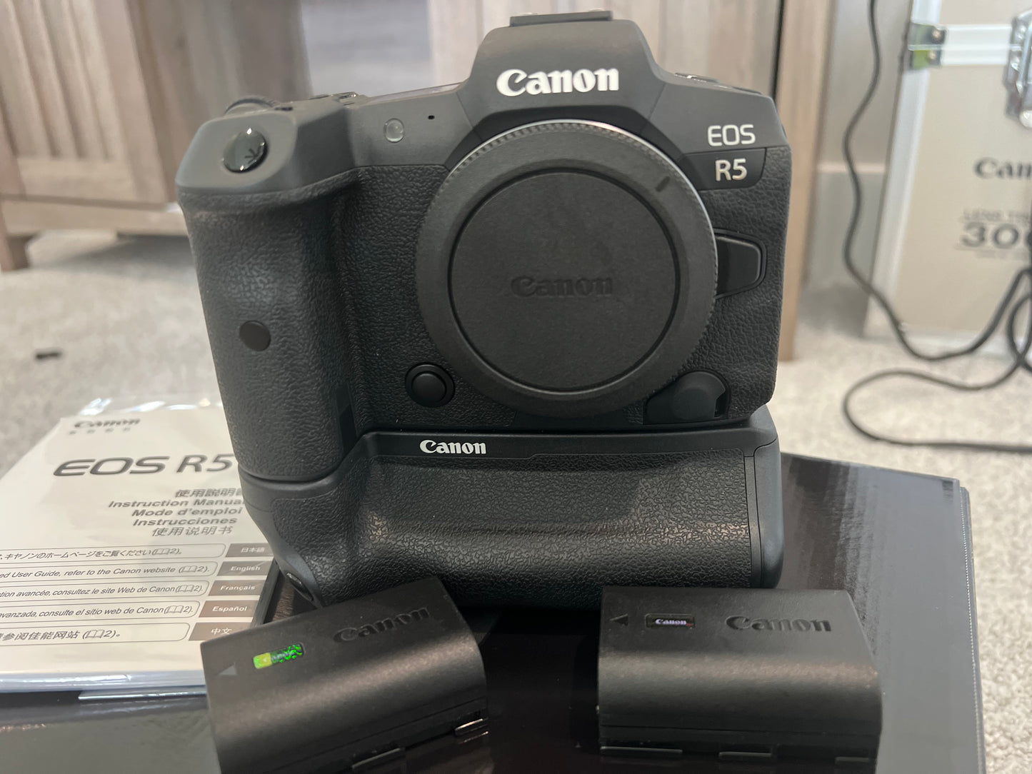 Canon R5 'Like New' - A Masterpiece in Photography and Videography